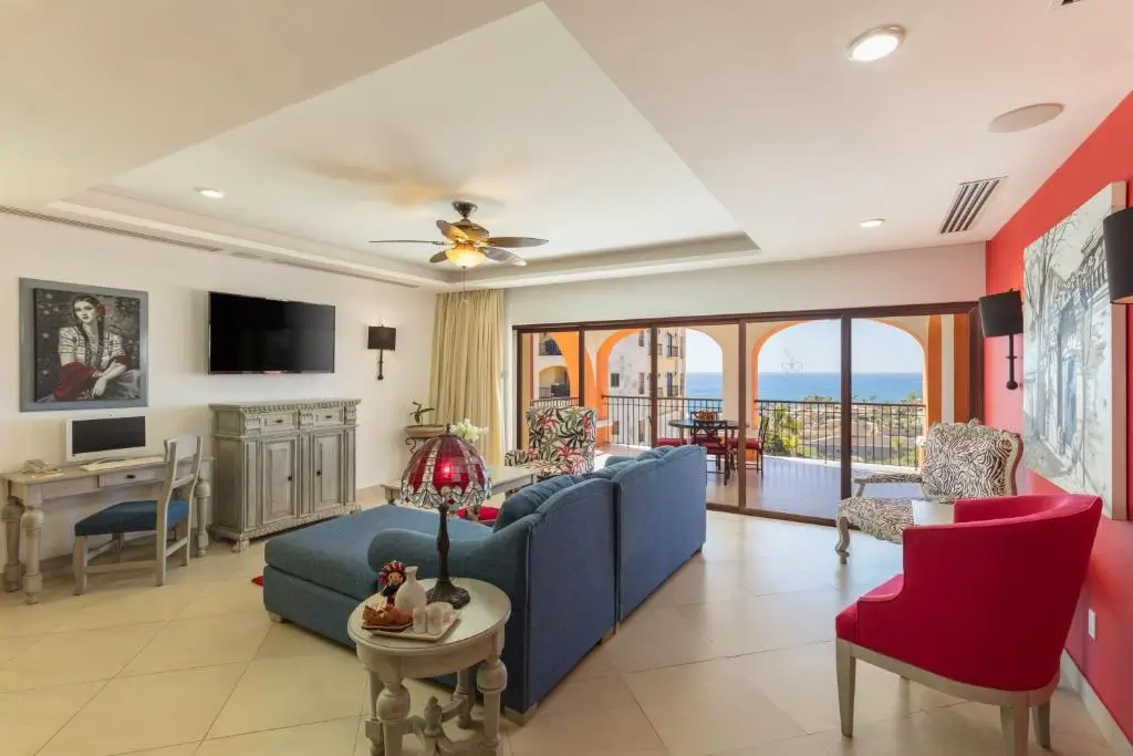Ultra-Luxury Homes in Hacienda Cabo