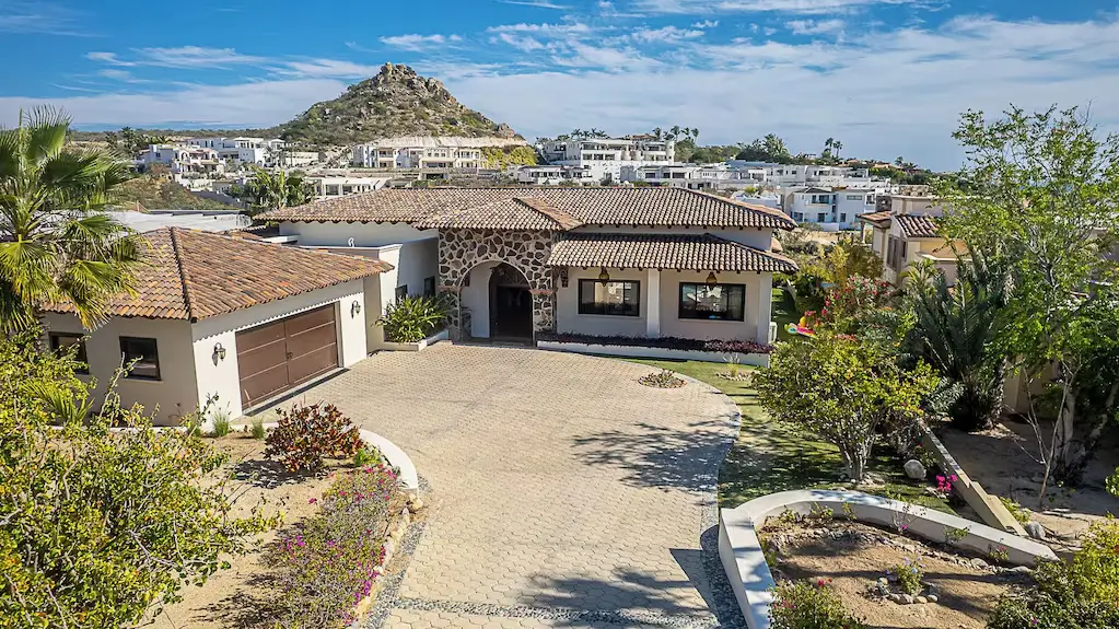 Prestigious Golf Homes with Hacienda